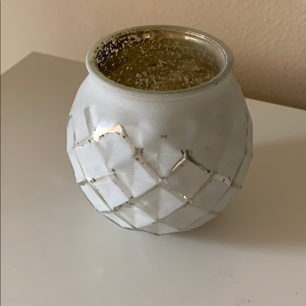 White speckled candle holder